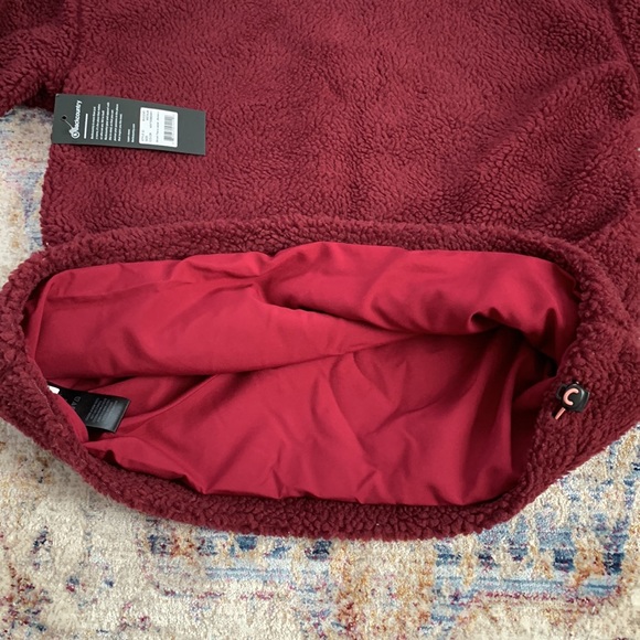 🎄Backcountry Almont sherpa hooded pullover in winterberry. Size M. NWT. - Picture 8 of 10